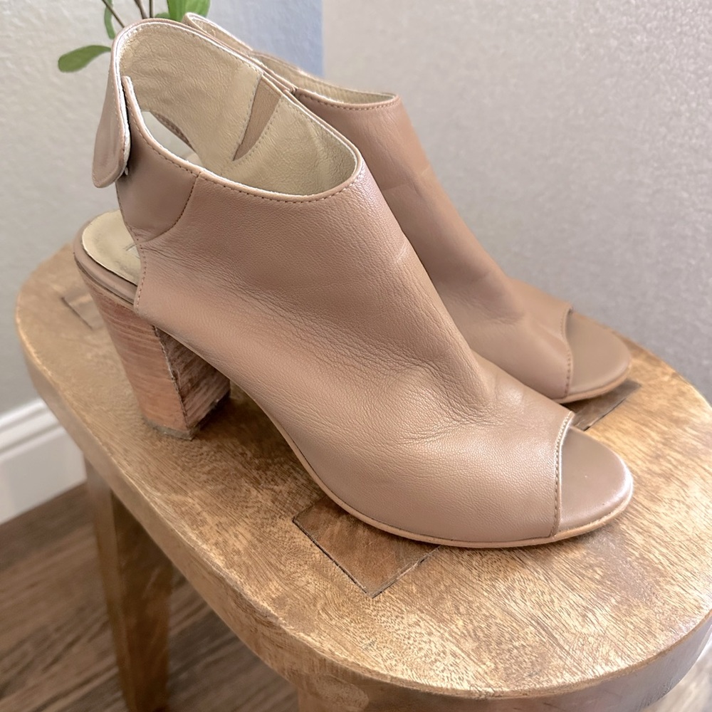 Steve Madden open toe booties 9M